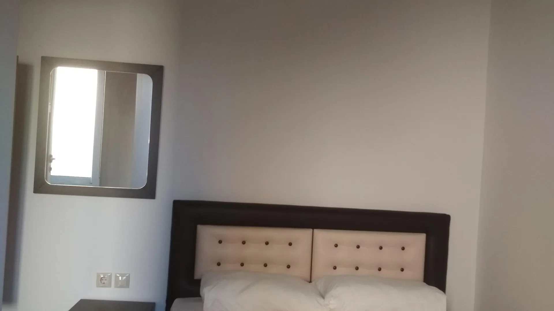 Hotel Eleana & Apartments Саранда
