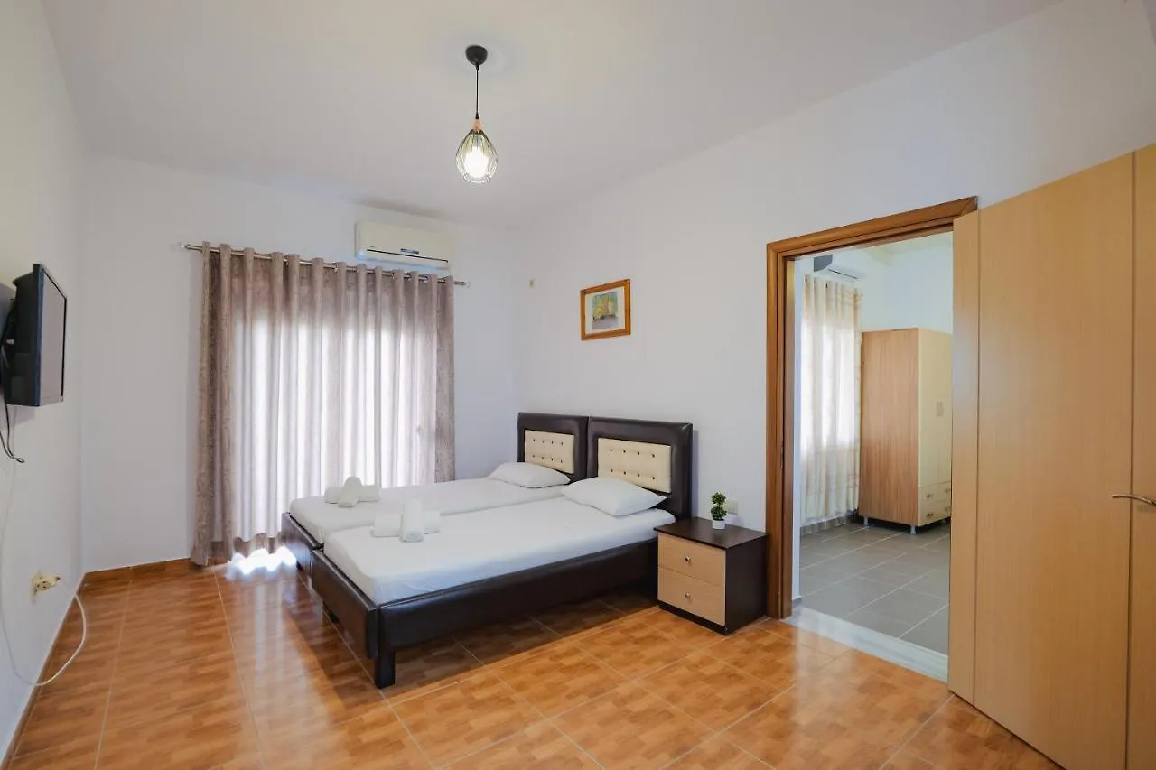 Hotel Eleana & Apartments Саранда