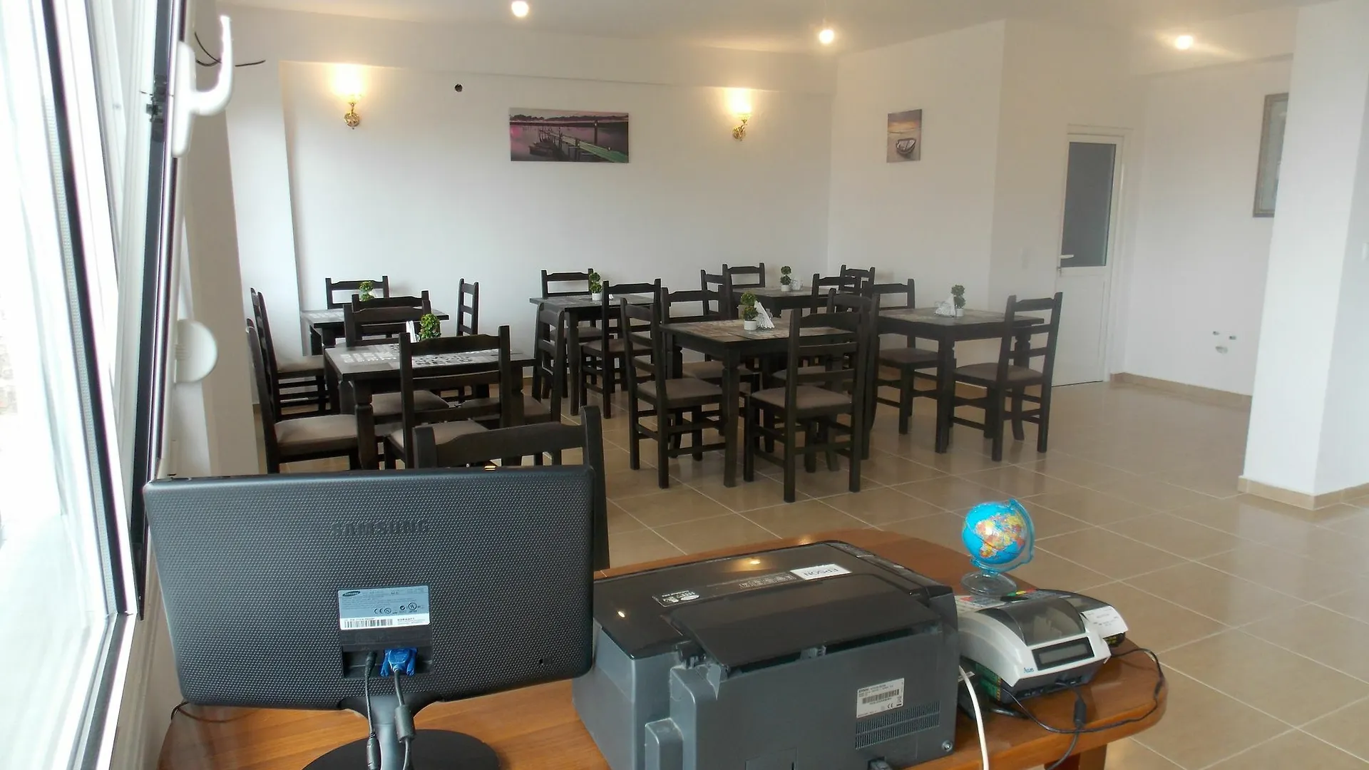 Hotel Eleana & Apartments Саранда