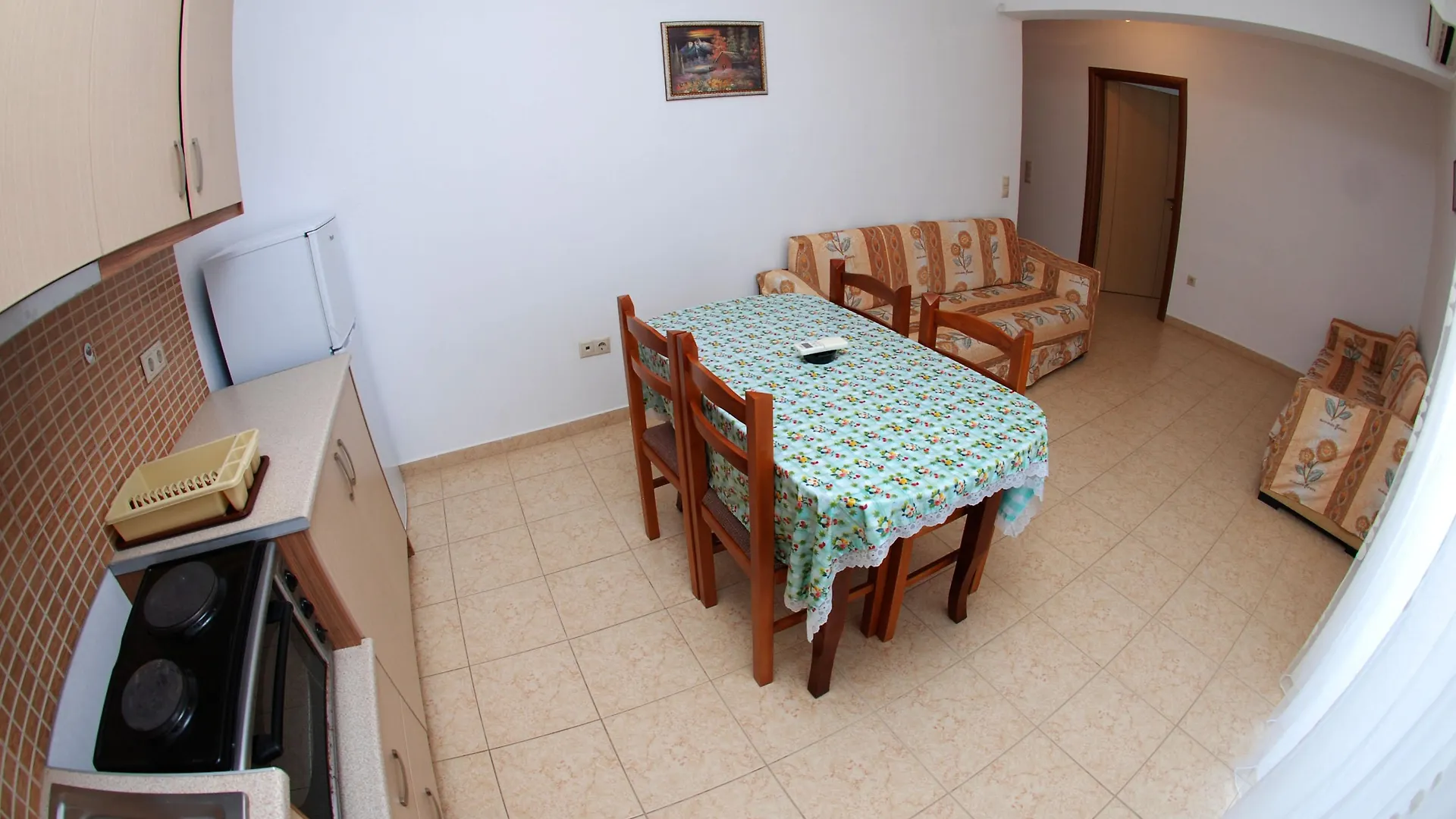 Apartments & Hotel Eleanna Sarandë