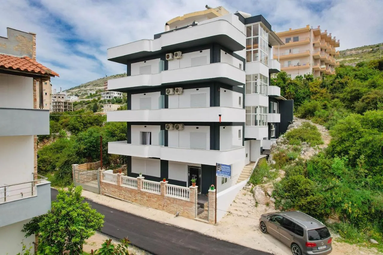 Apartments & Hotel Eleanna Sarandë