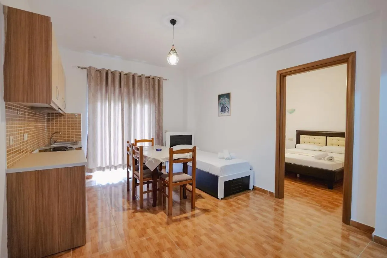 Apartments & Hotel Eleanna Sarandë
