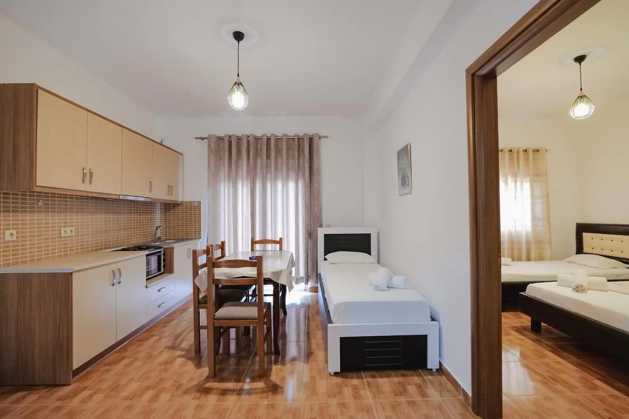 Apartments & Hotel Eleanna Sarandë