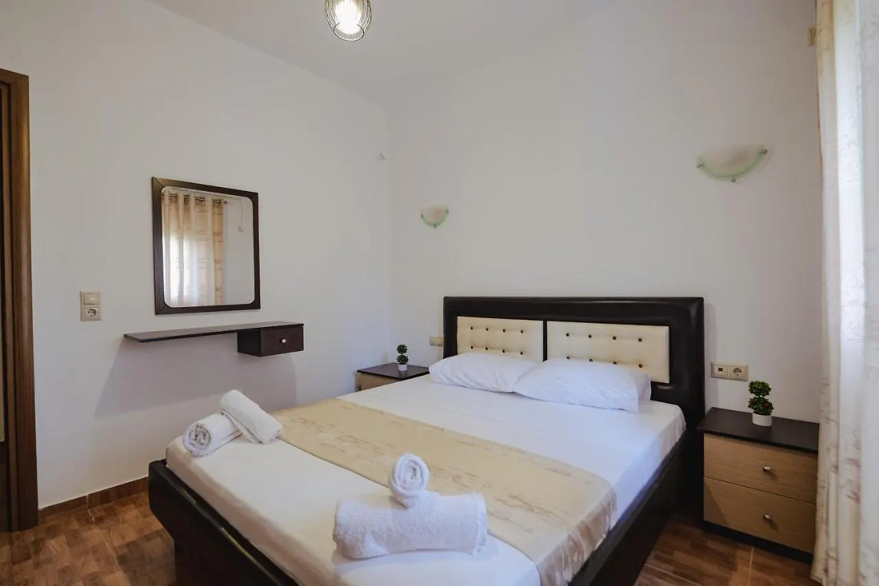 Apartments & Hotel Eleanna Sarandë 0*,