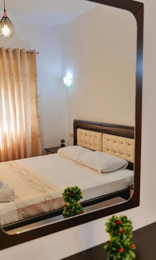 Apartments & Hotel Eleanna Sarandë 0*,