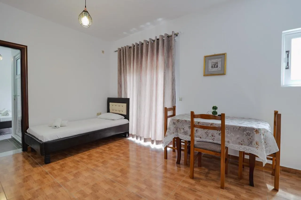 Apartments & Hotel Eleanna Sarandë Albania