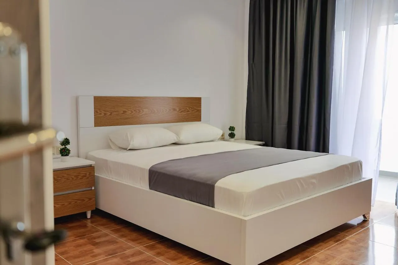 Apartments & Hotel Eleanna Sarandë