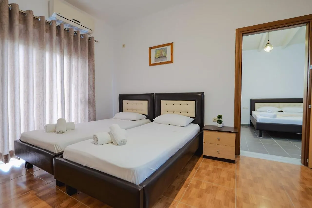 Apartments & Hotel Eleanna Sarandë
