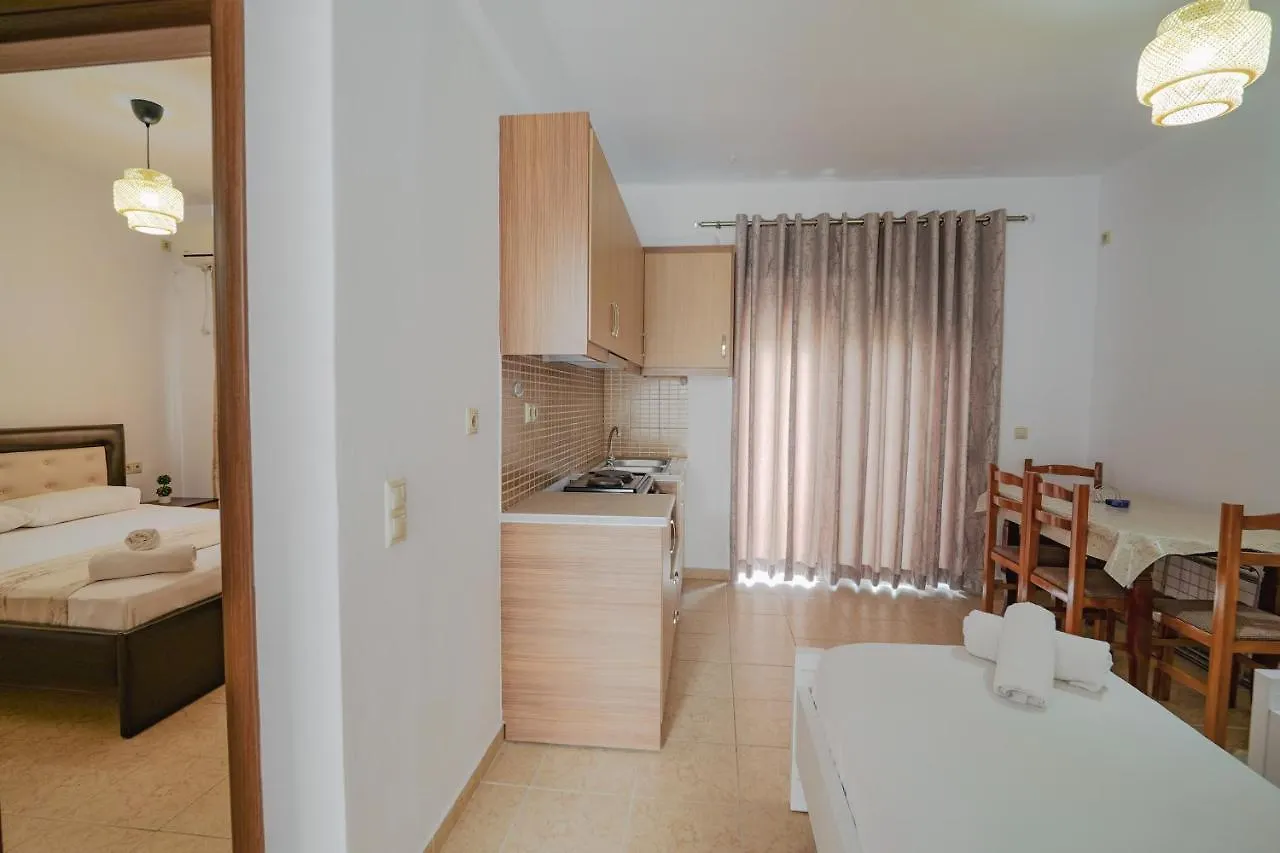 Apartments & Hotel Eleanna Sarandë