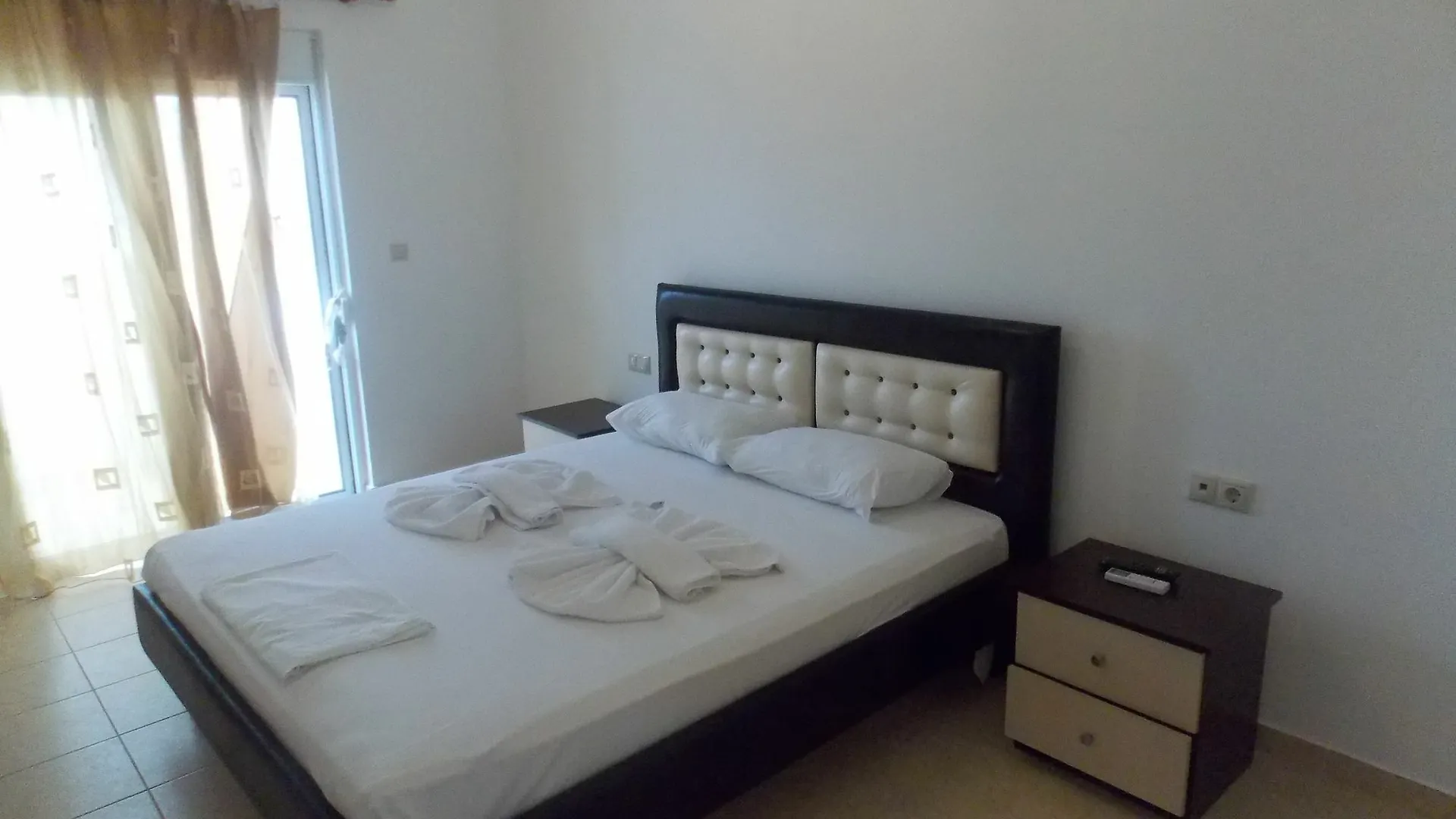 Apartments & Hotel Eleanna Sarandë