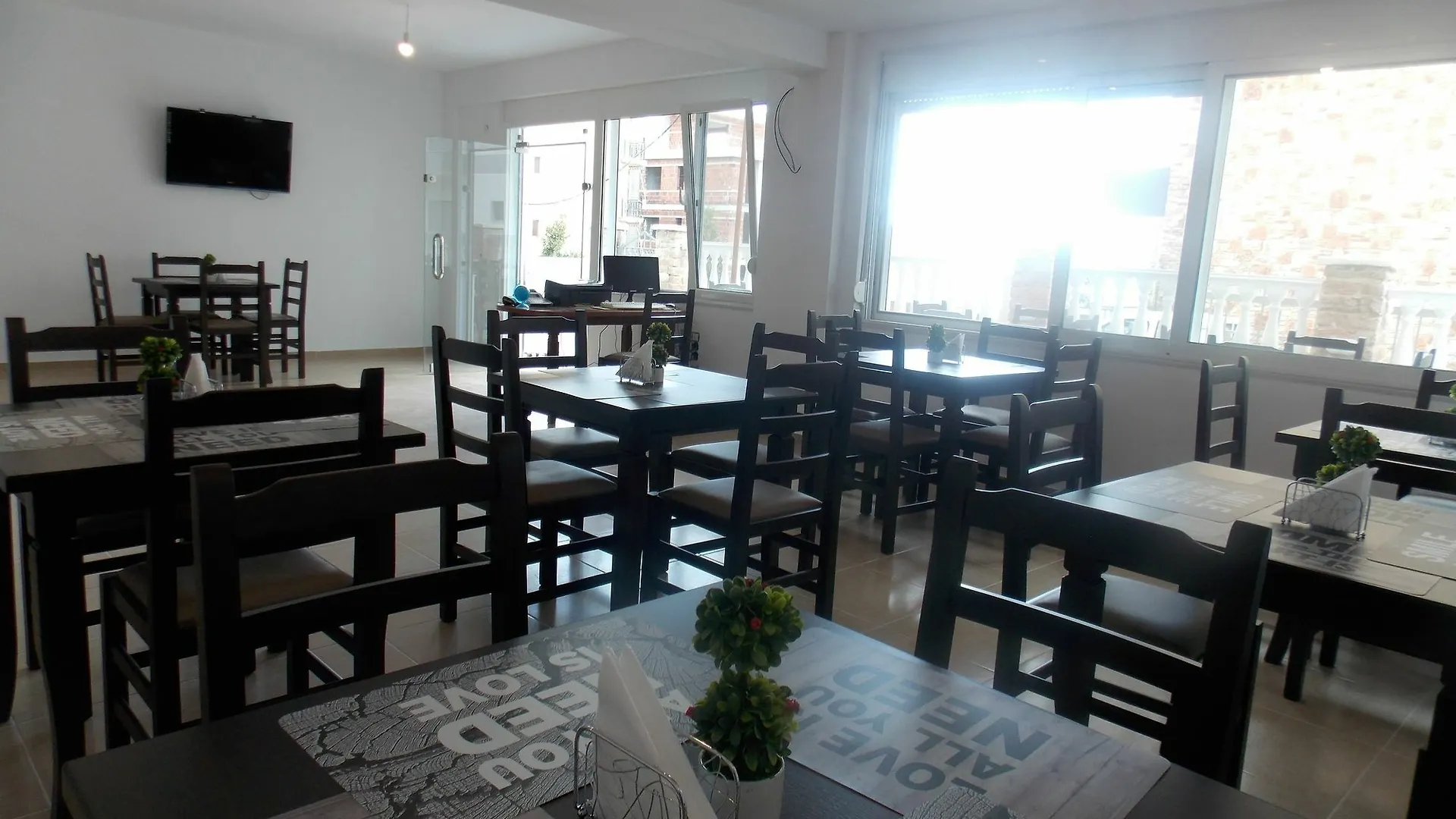 Hotel Eleana & Apartments Saranda 0*,