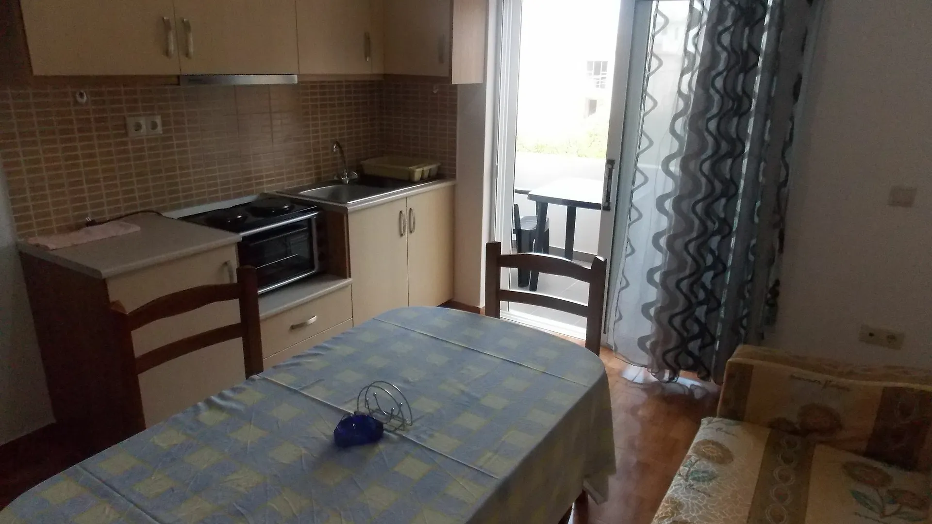 Apartments & Hotel Eleanna Sarandë