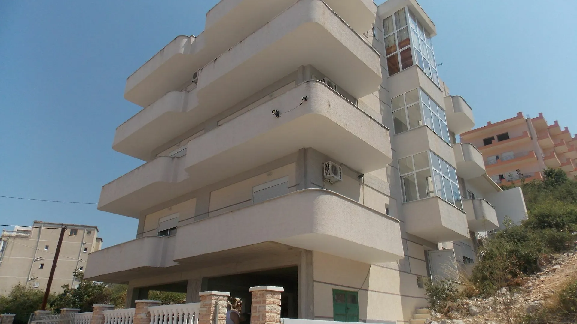 Hotel Eleana & Apartments Saranda 0*,